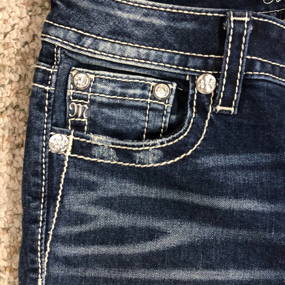 New Fluer De Lis Miss Me Jeans - Picture 3 of 5